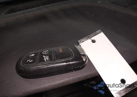 2017 Jeep Cherokee Latitude 4X4 z USA, uszkodzony, nr VIN 1C4PJMCSXHW639091